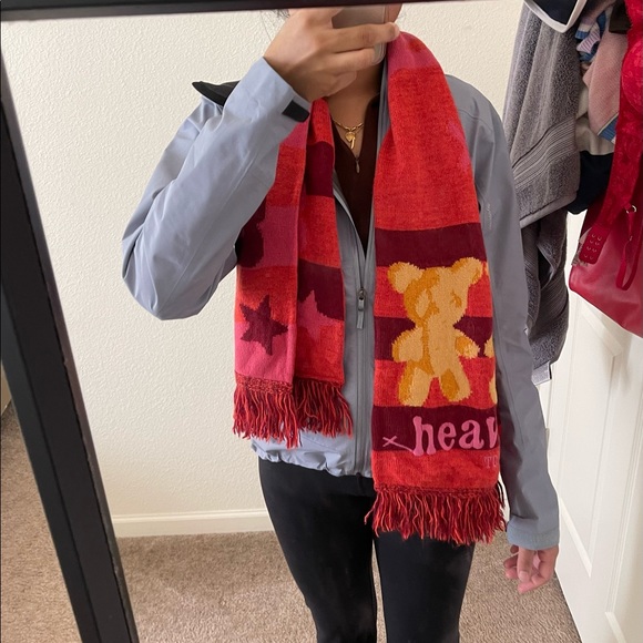 SOLD Heaven by Marc jacobs charm scarf 🧣 - Picture 3 of 7